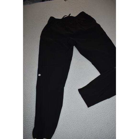 Lululemon Mens Size Small Tapered Engineered Elements Cargo Pant Black LM5AACS - Picture 9 of 10